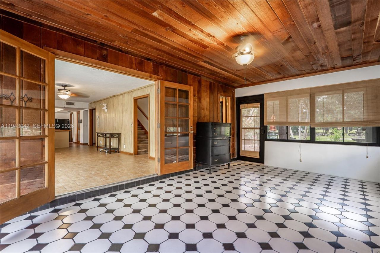 576 Marshall Rd, West Palm Beach, FL 33413 Photo