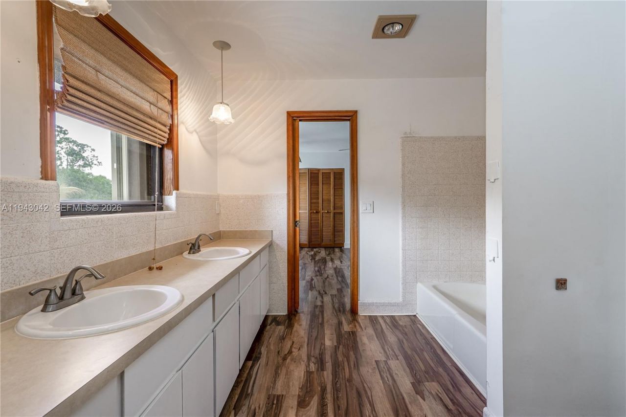 576 Marshall Rd, West Palm Beach, FL 33413 Photo