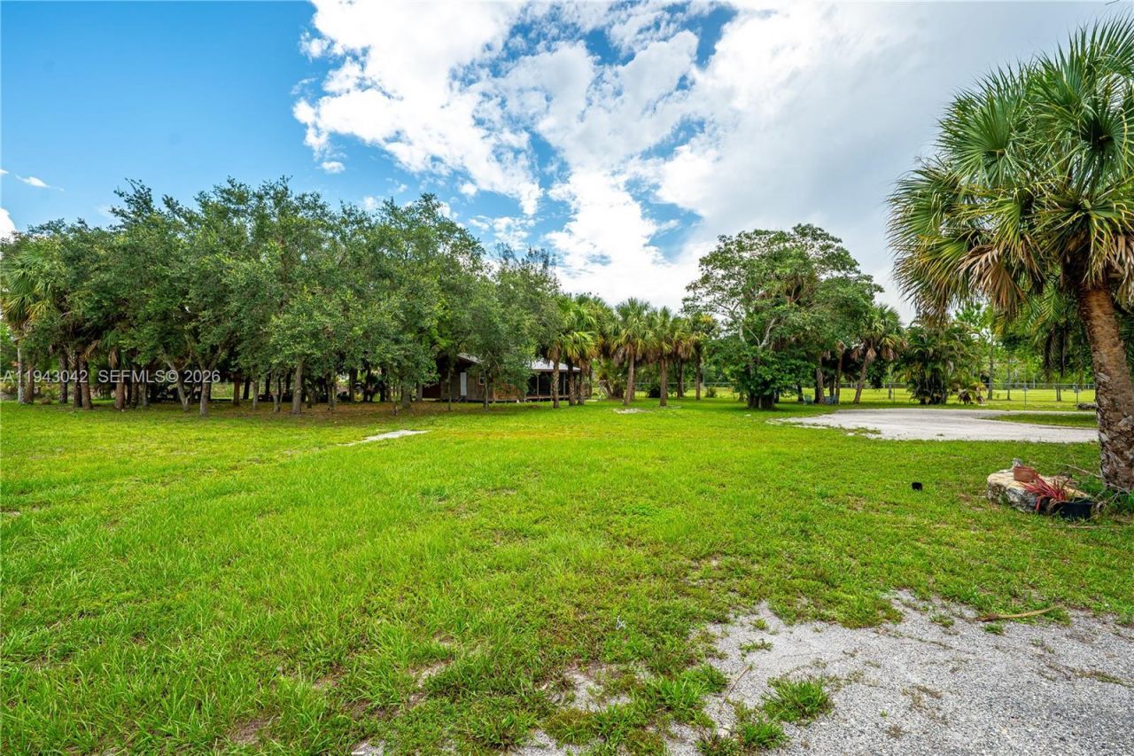 576 Marshall Rd, West Palm Beach, FL 33413 Photo