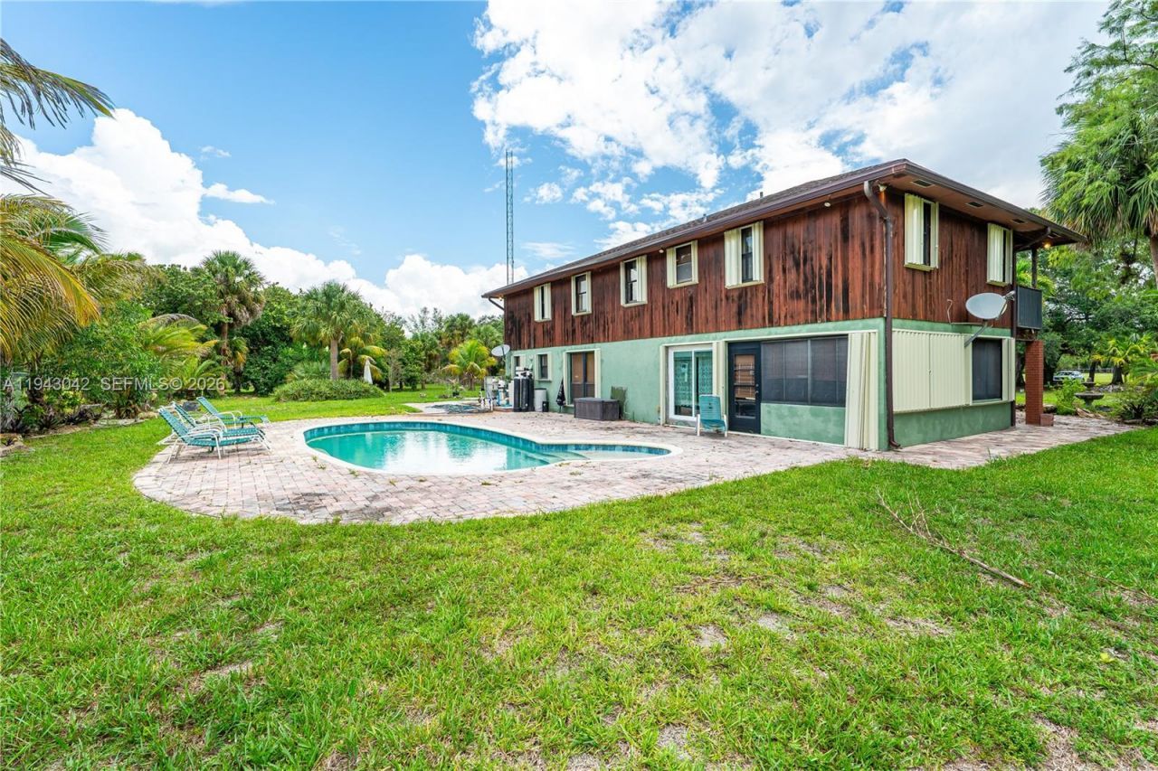 576 Marshall Rd, West Palm Beach, FL 33413 Photo