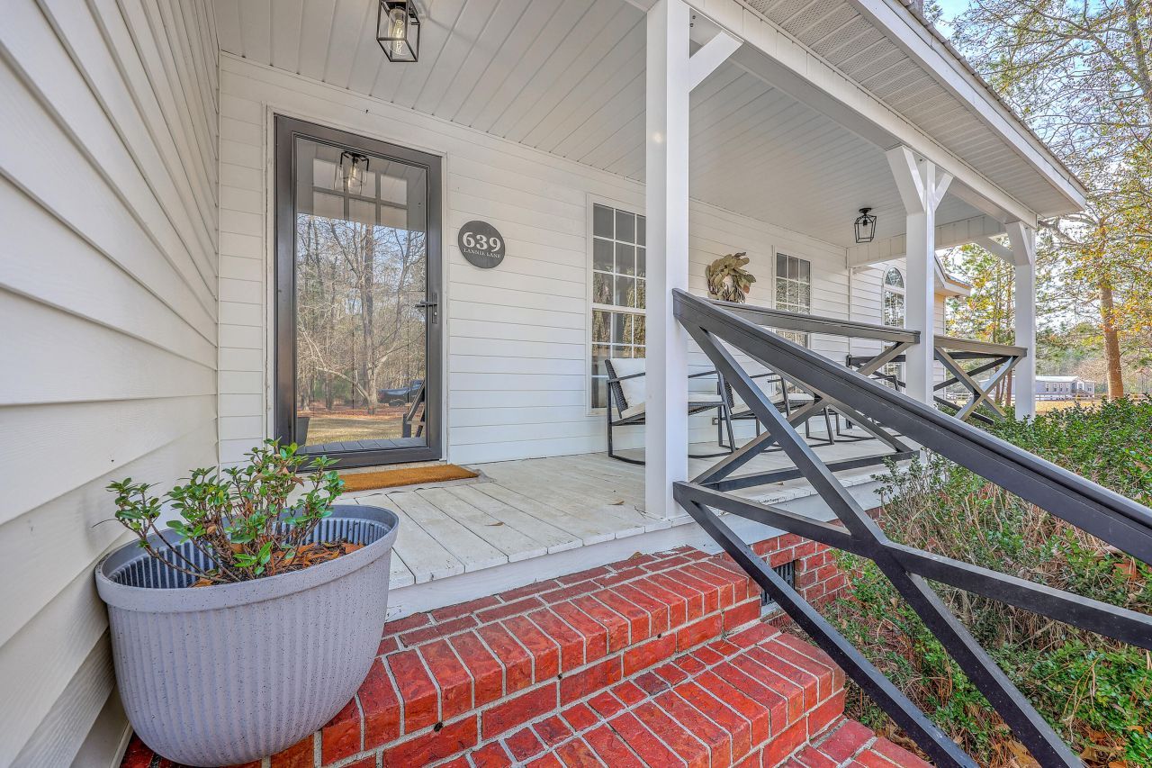 639 Lannie Lane Photo 6