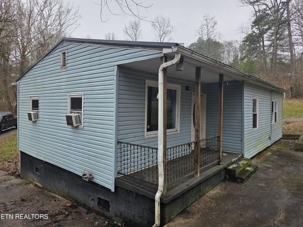 601 Carrie Circle, Strawberry Plains, TN 37871