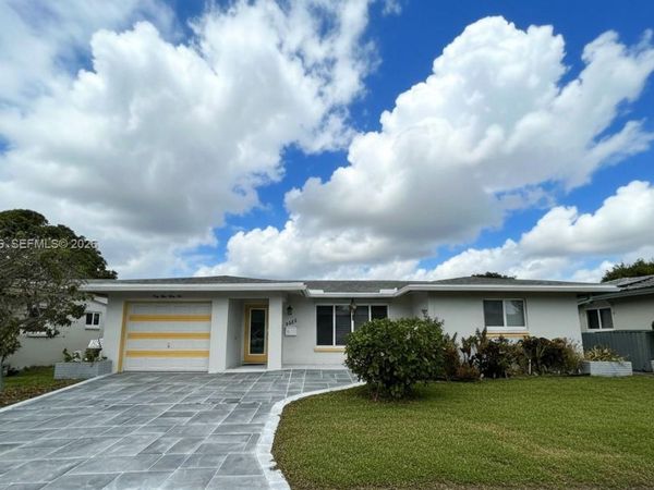 4945 NW 55th Ct, Tamarac, FL 33319