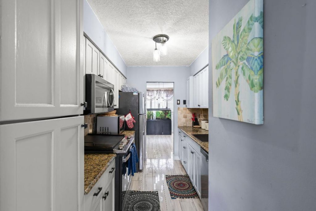 1400 Tallwood Avenue, Unit 206, Hollywood, FL 33021 Photo