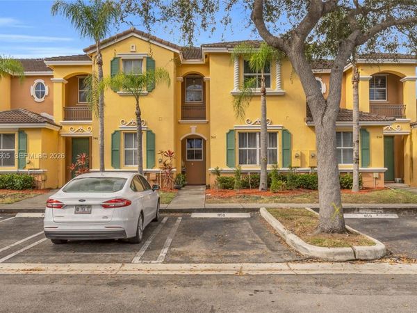 950 NE 42nd Pl , Homestead, FL 33033