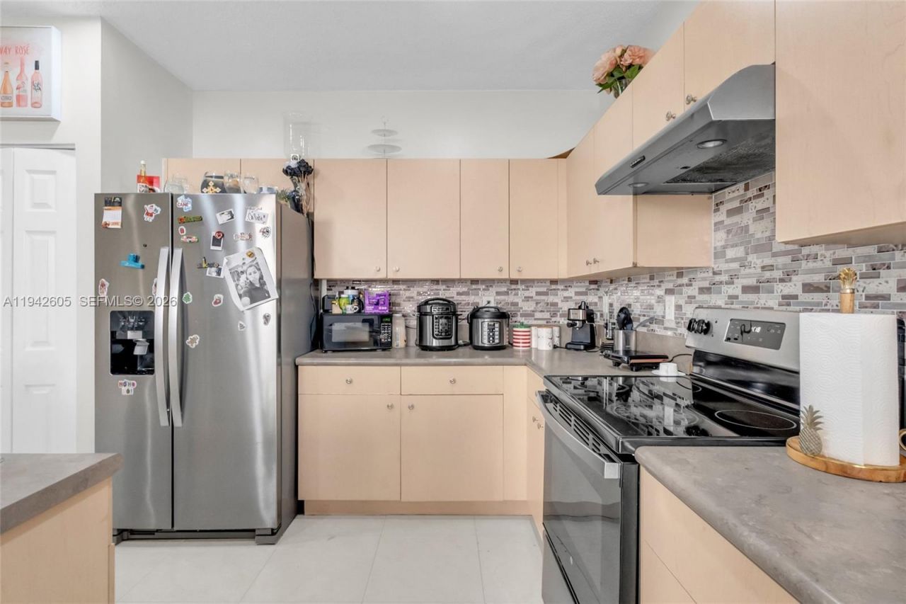 950 NE 42nd Pl , Homestead, FL 33033 Photo