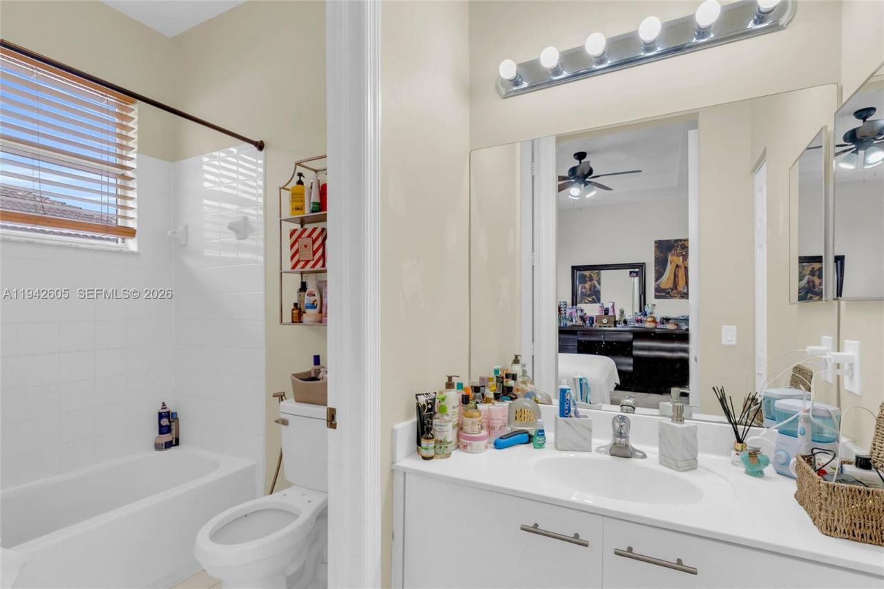 950 NE 42nd Pl , Homestead, FL 33033 Photo