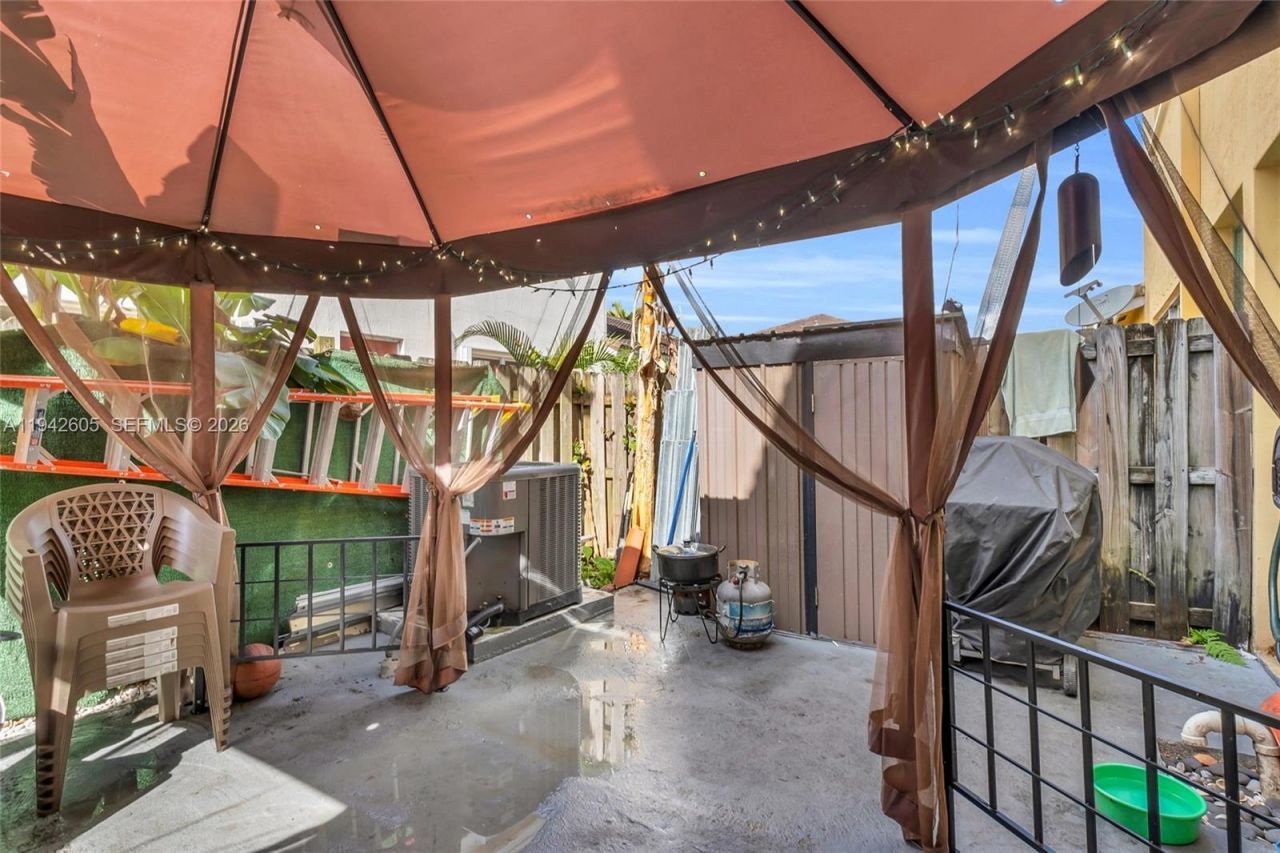 950 NE 42nd Pl , Homestead, FL 33033 Photo