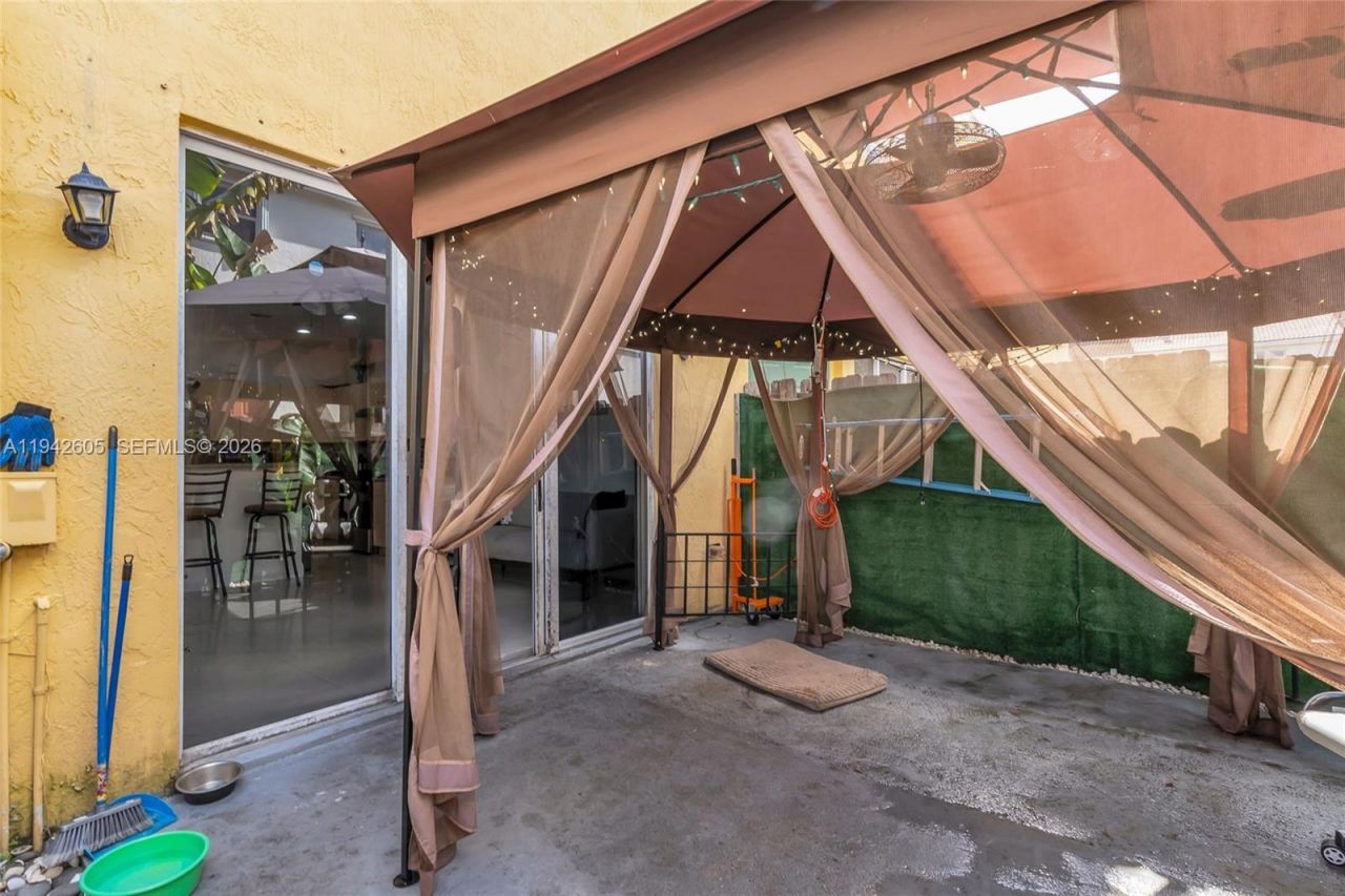 950 NE 42nd Pl , Homestead, FL 33033 Photo