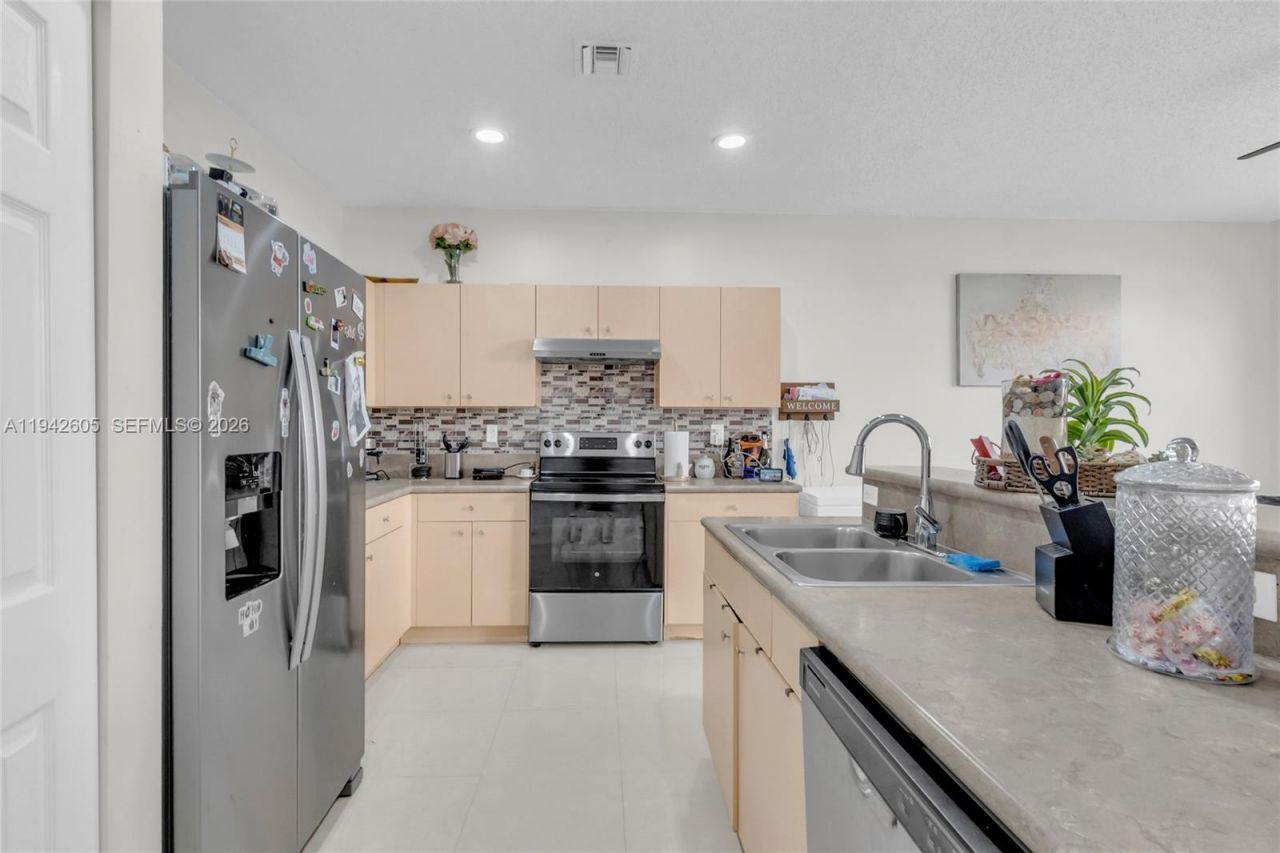 950 NE 42nd Pl , Homestead, FL 33033 Photo