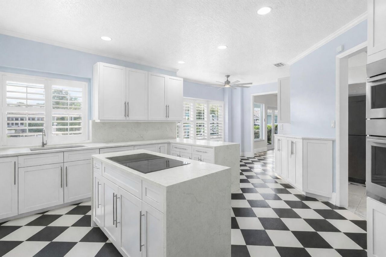 678 Carriage Hill Lane, Boca Raton, FL 33486 Photo