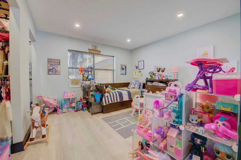 18111 NW 68th Ave, Unit I210, Hialeah, FL 33015 Photo