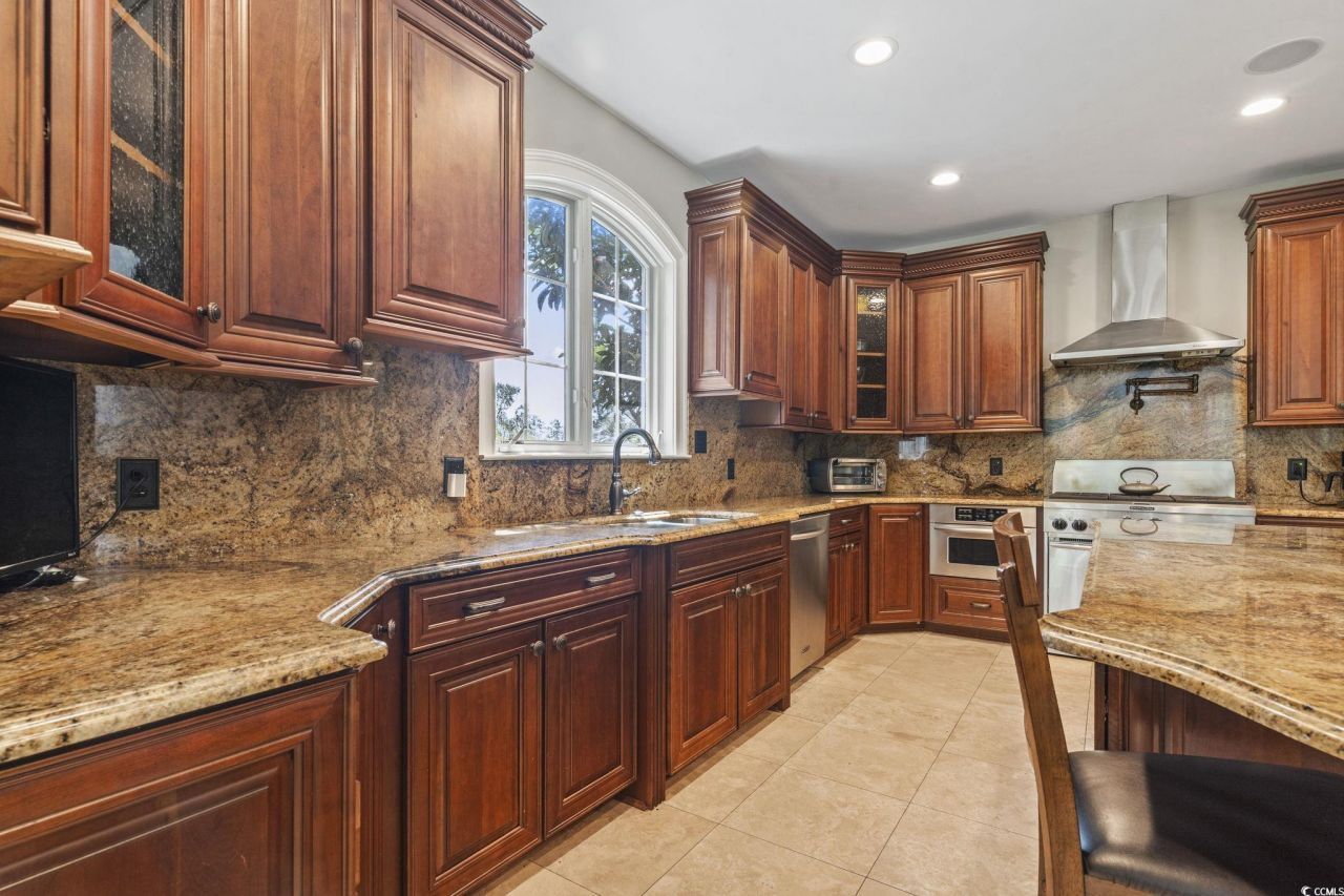 664 Oxbow Dr. Photo 13