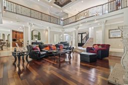 664 Oxbow Dr. photo 4