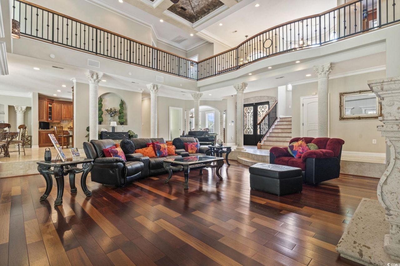 664 Oxbow Dr. Photo 5