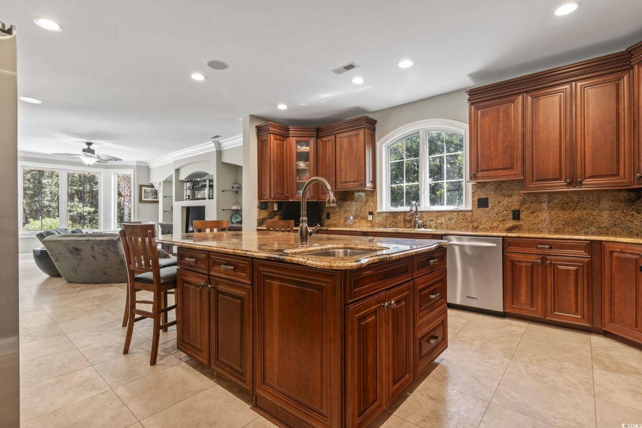 664 Oxbow Dr. Photo 8