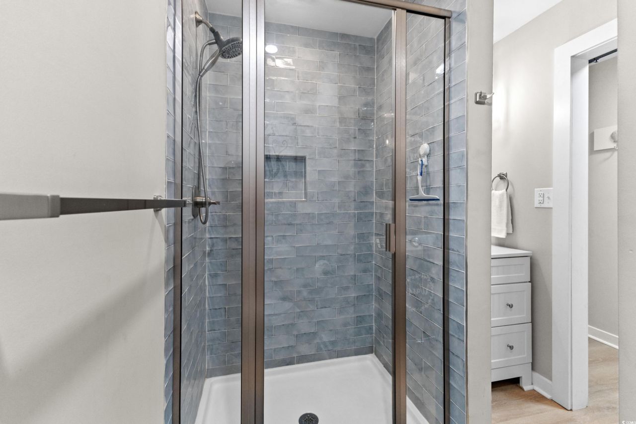 6001-1864a S Kings Hwy. Photo 17