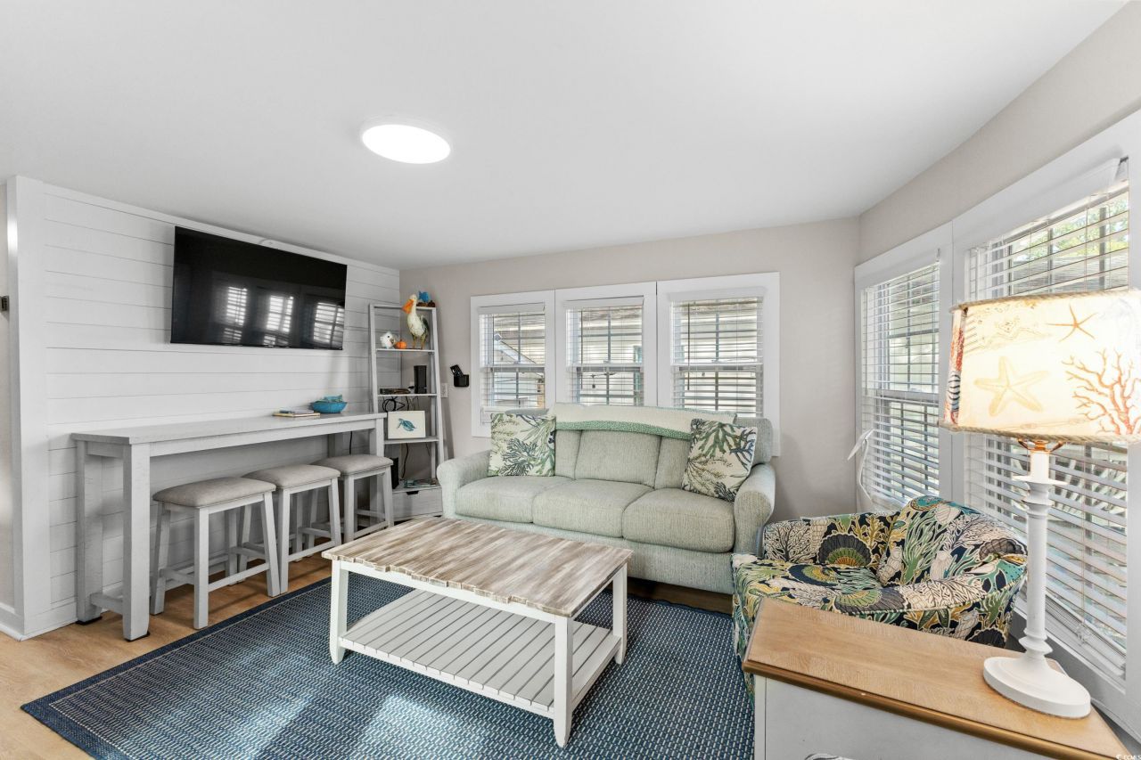 6001-1864a S Kings Hwy. Photo 6