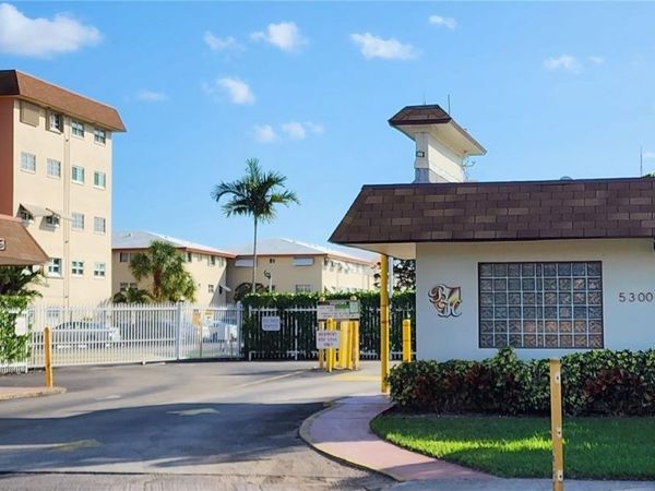 5300 Washington St, Unit P132, Hollywood, FL 33021