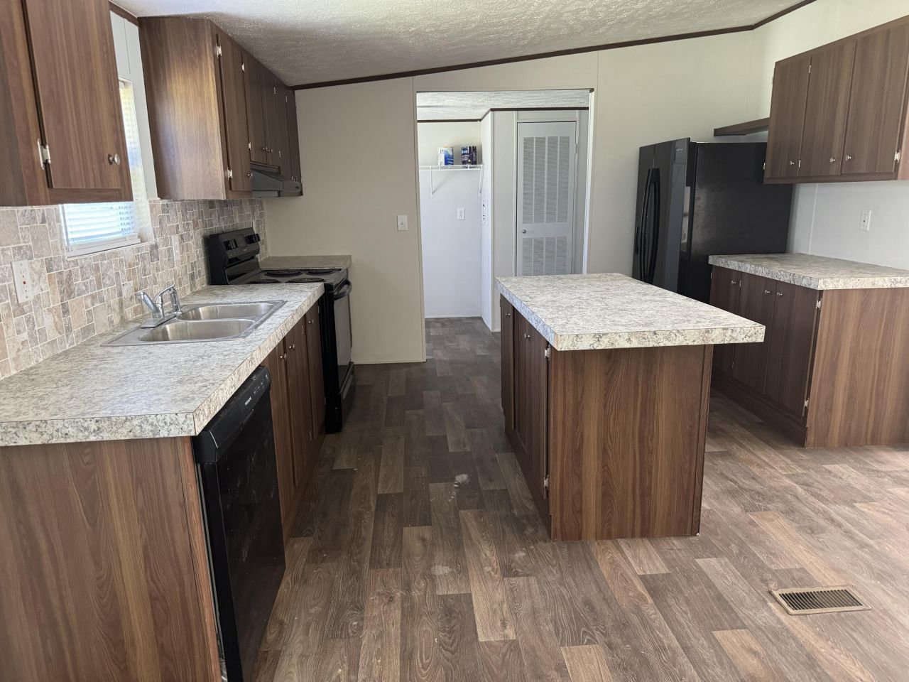 7527 Old Number Six Highway Photo 11