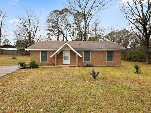 18 Begonia Court, Jackson, MS 39206