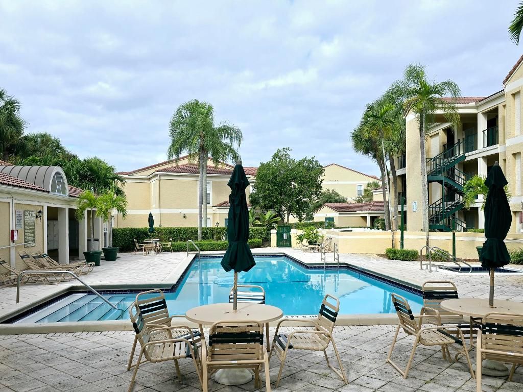 977 Riverside Drive, Unit 220, Coral Springs, FL 33071 Photo