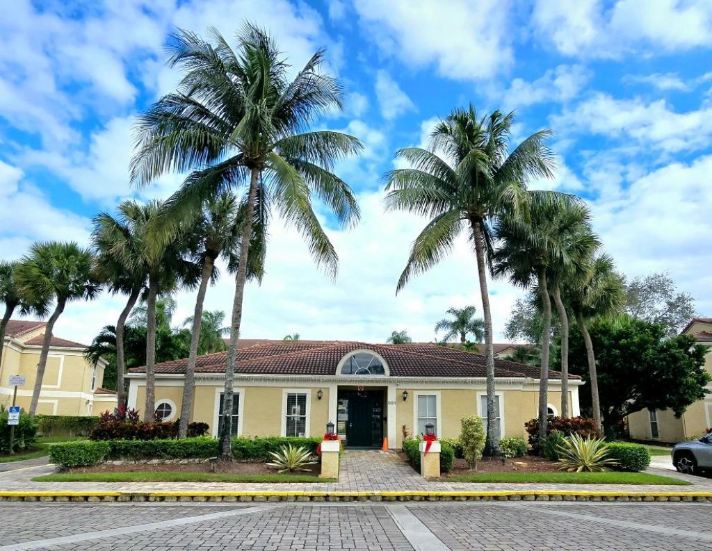 977 Riverside Drive, Unit 220, Coral Springs, FL 33071 Photo