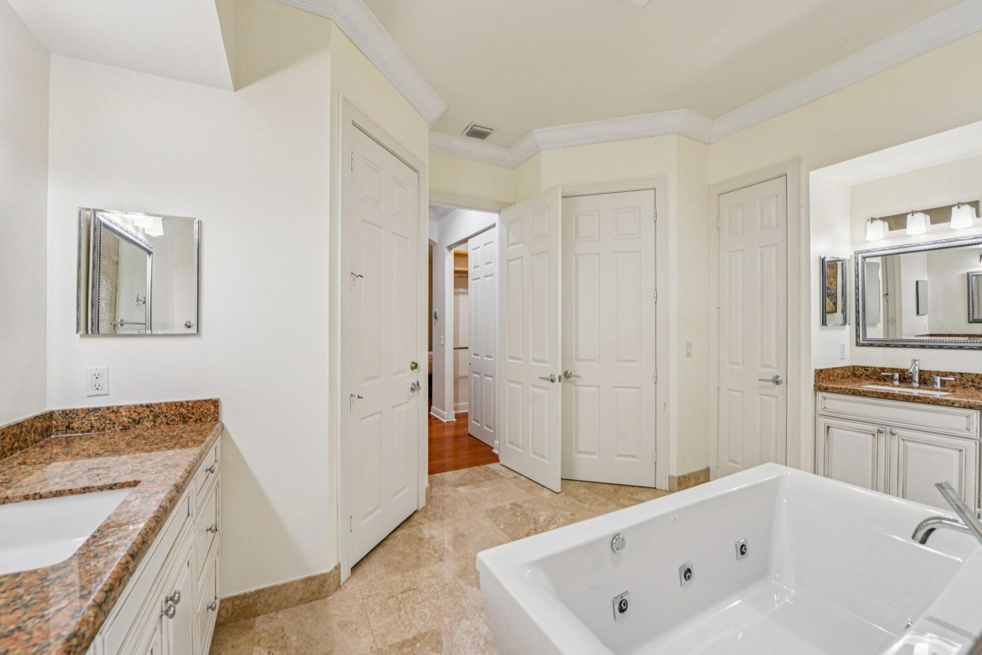 1919 S Club Drive, Wellington, FL 33414 Photo