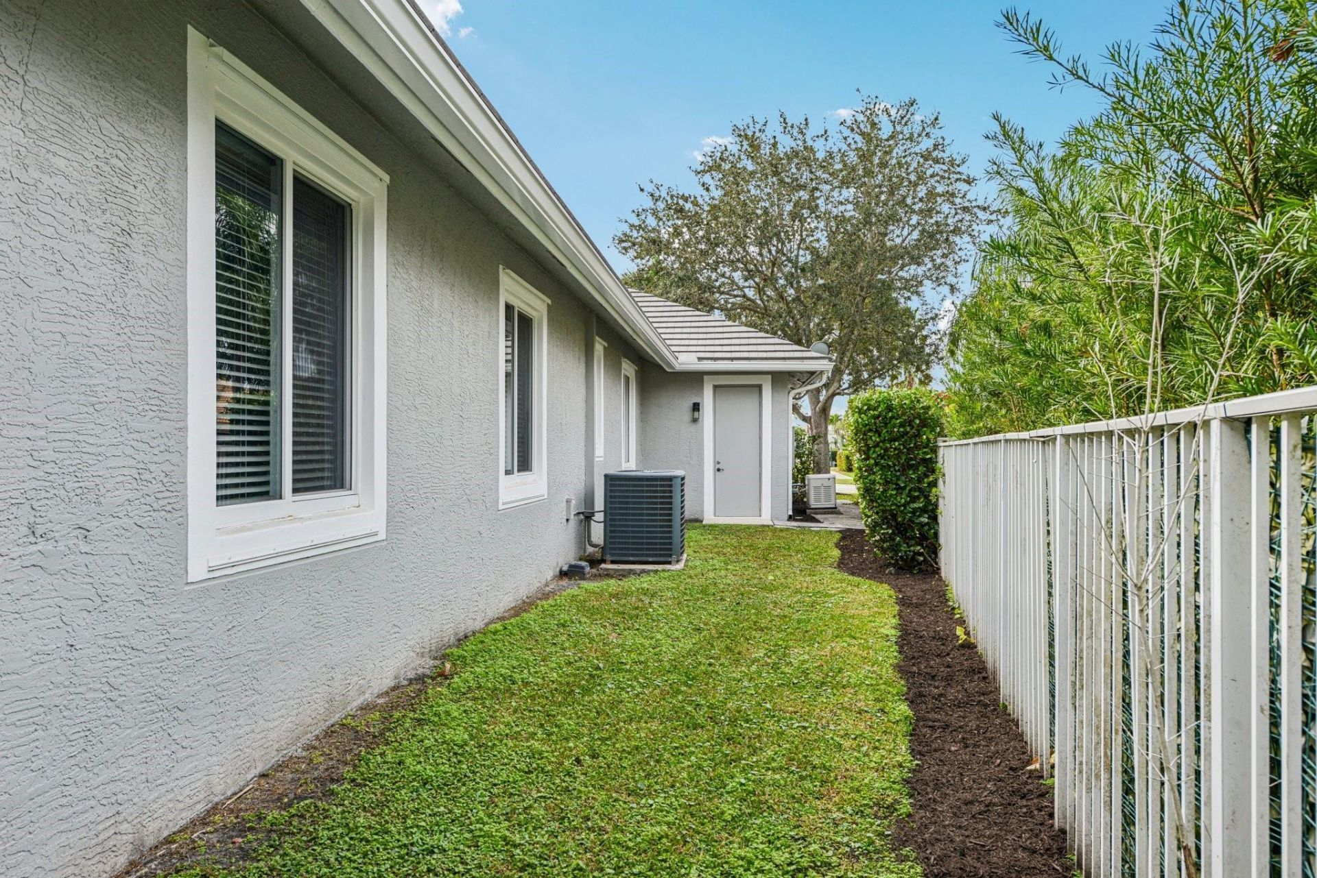 1919 S Club Drive, Wellington, FL 33414 Photo