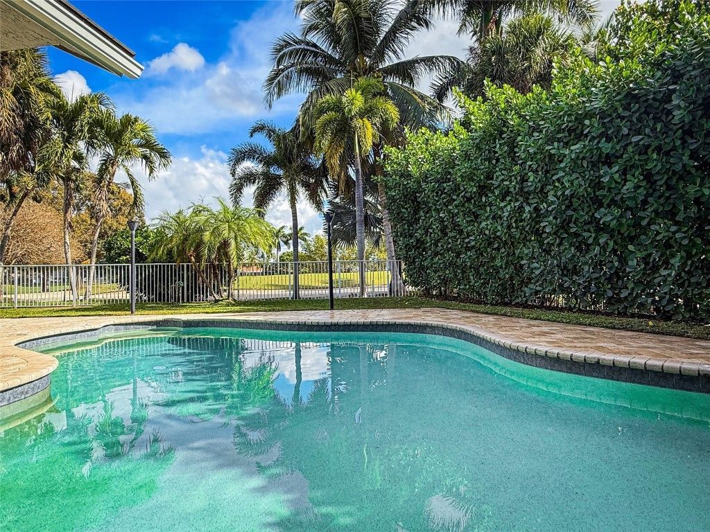 1919 S Club Dr, Wellington, FL 33414 Photo