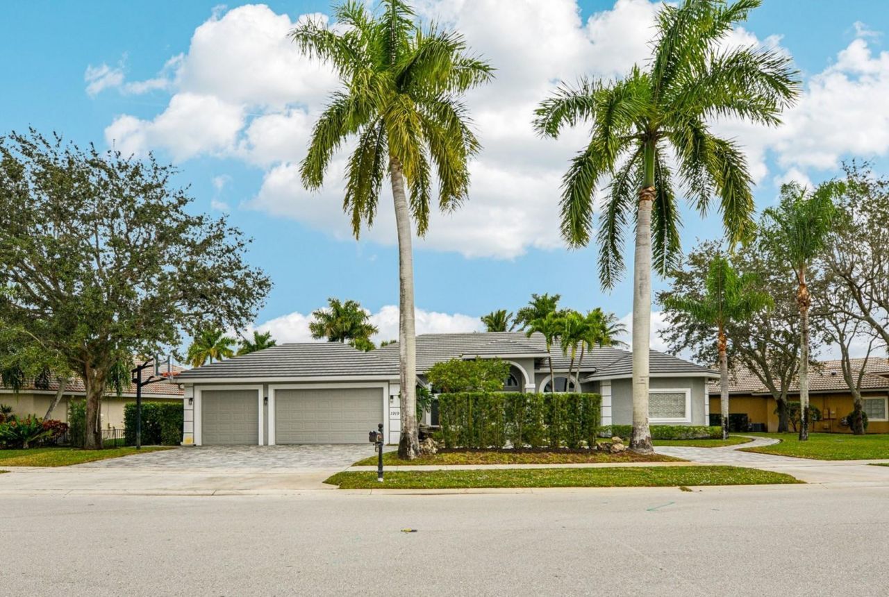 1919 S Club Drive, Wellington, FL 33414 Photo