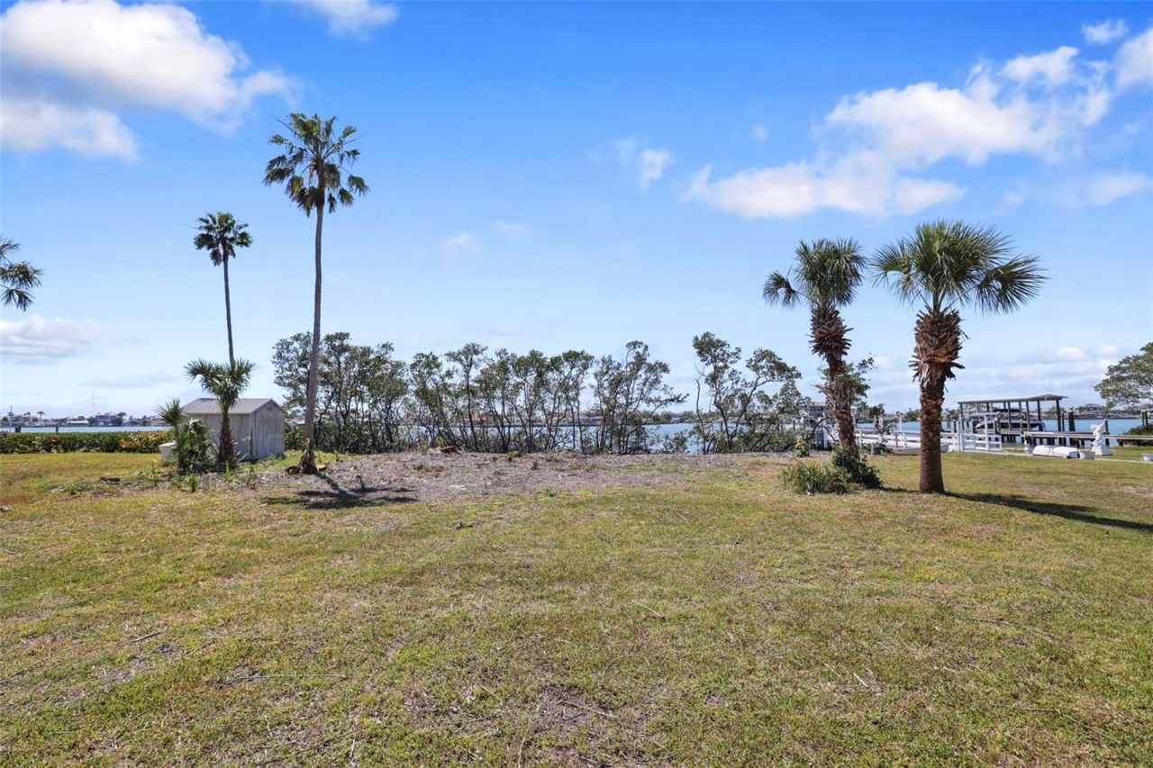 636 Sunset Drive S, Saint Petersburg, FL 33707 Photo