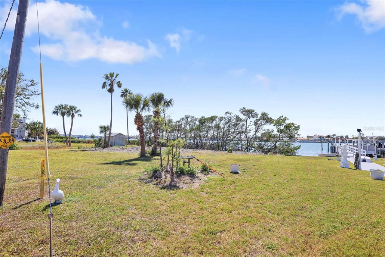 636 Sunset Drive S, Saint Petersburg, FL 33707 Photo