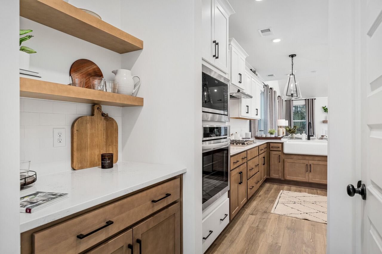 810 Abbey Gardens Lane Photo 10