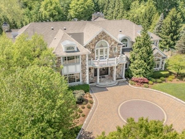 11 RICKLAND DRIVE, North Caldwell, NJ 07006