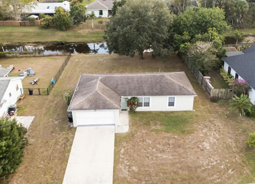 1292 SW Bellevue Avenue, Port Saint Lucie, FL 34953 Photo