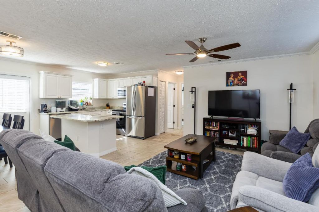 1292 SW Bellevue Avenue, Port Saint Lucie, FL 34953 Photo