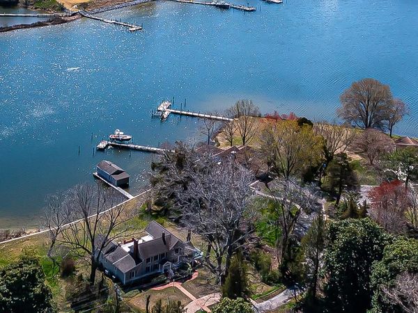 391 Steamboat Road, IRVINGTON, VA 22480