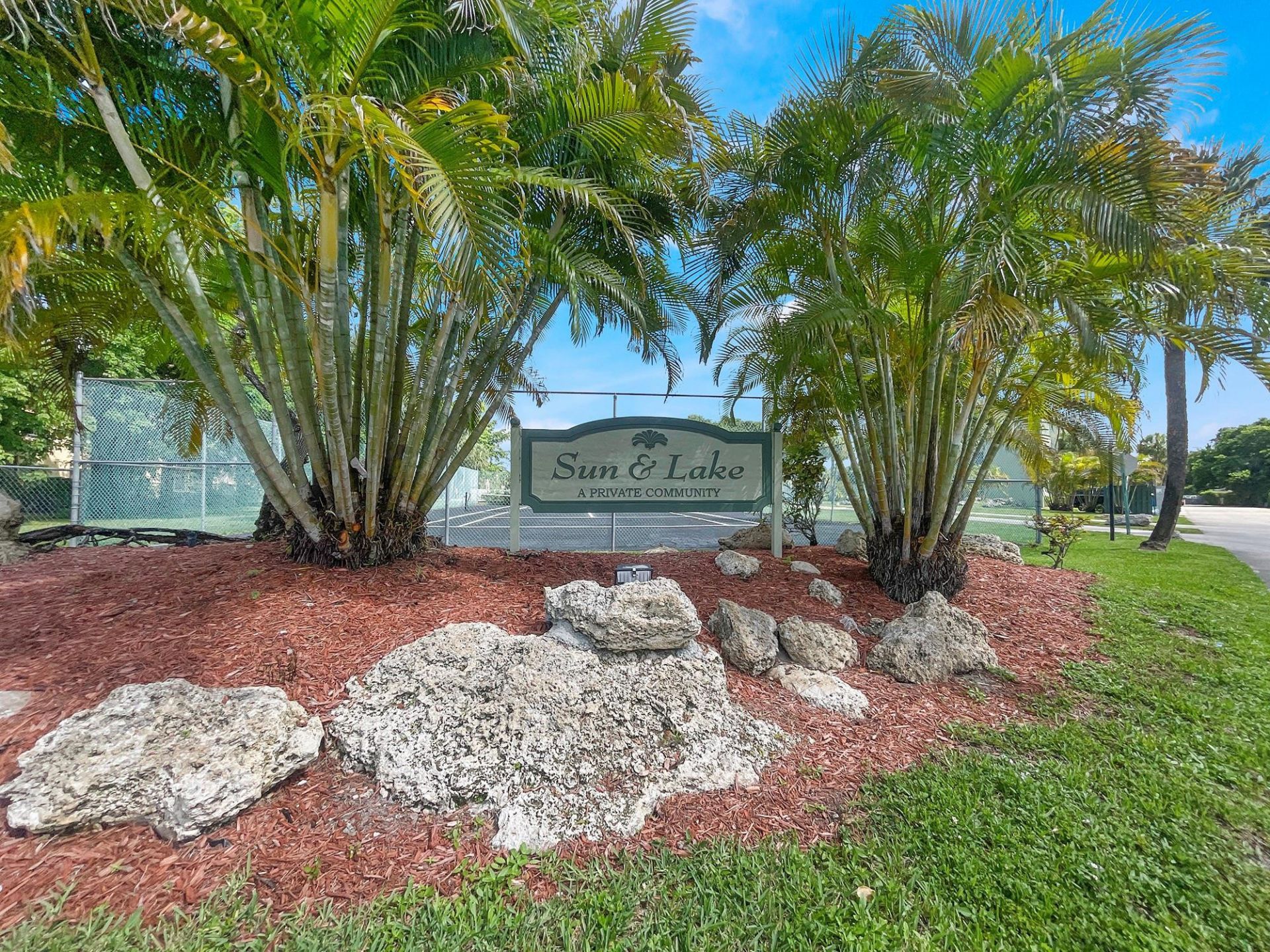 8921 NW 28th Drive, Unit B, Coral Springs, FL 33065 Photo