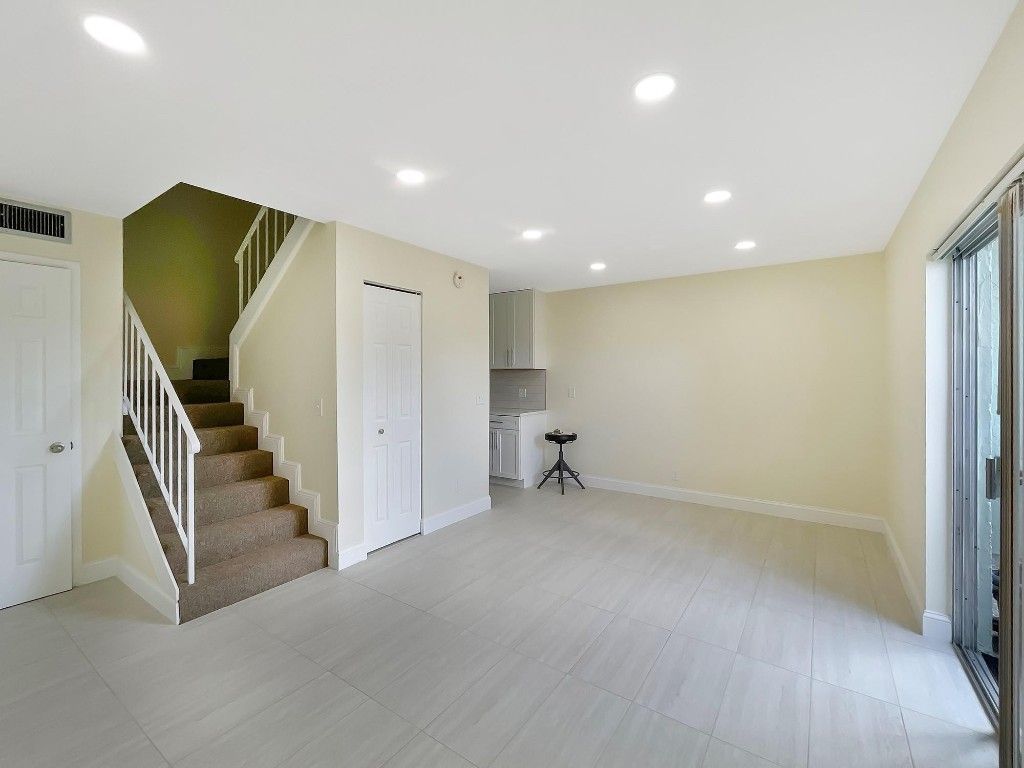 8921 NW 28th Dr, Unit B, Coral Springs, FL 33065 Photo