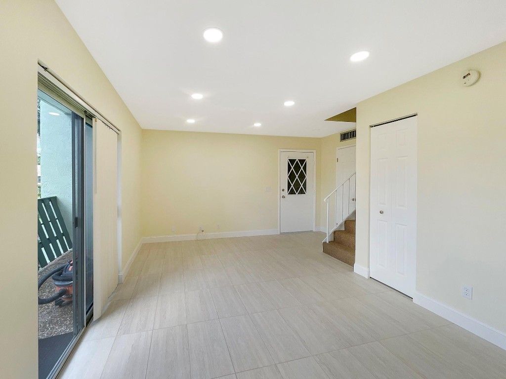 8921 NW 28th Dr, Unit B, Coral Springs, FL 33065 Photo