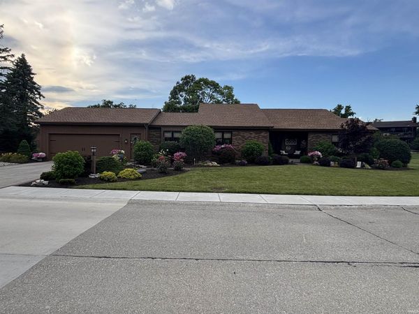 9512 CAMBERWELL Drive, Fort Wayne, IN 46804