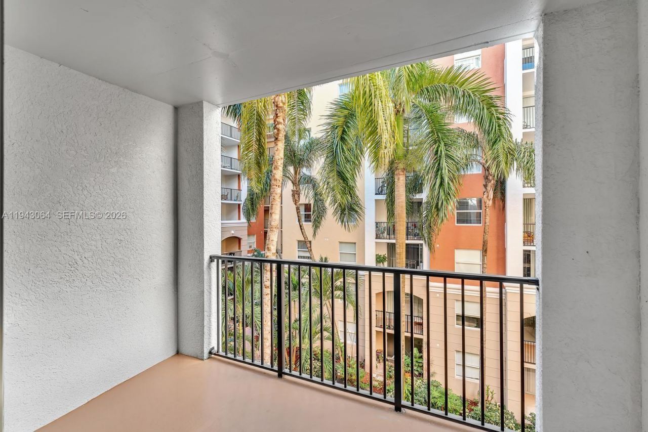 17100 N Bay Rd, Unit 1418, Sunny Isles Beach, FL 33160 Photo