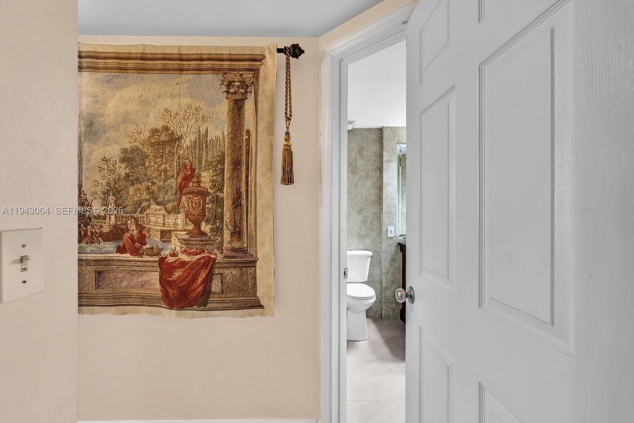 17100 N Bay Rd, Unit 1418, Sunny Isles Beach, FL 33160 Photo