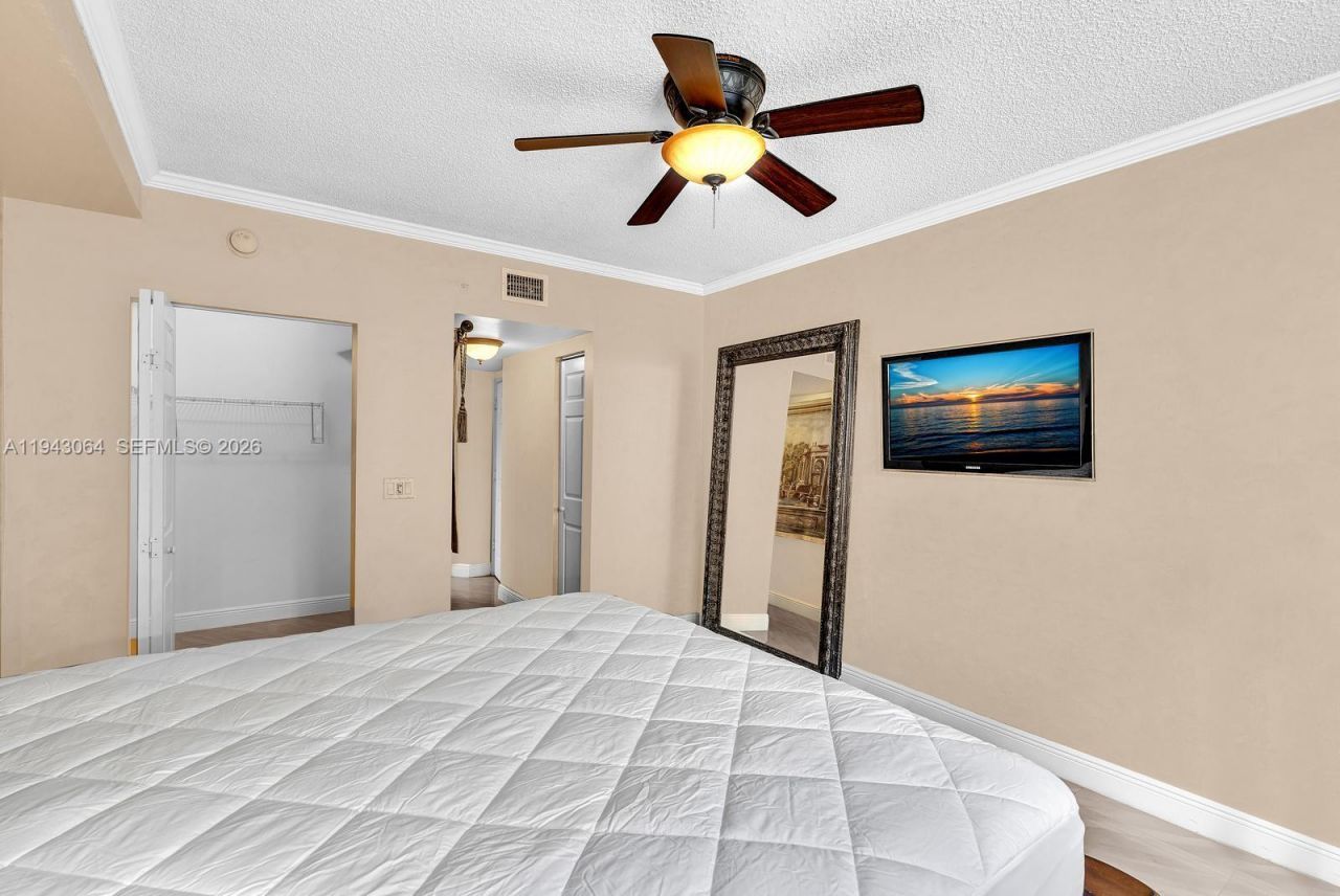 17100 N Bay Rd, Unit 1418, Sunny Isles Beach, FL 33160 Photo