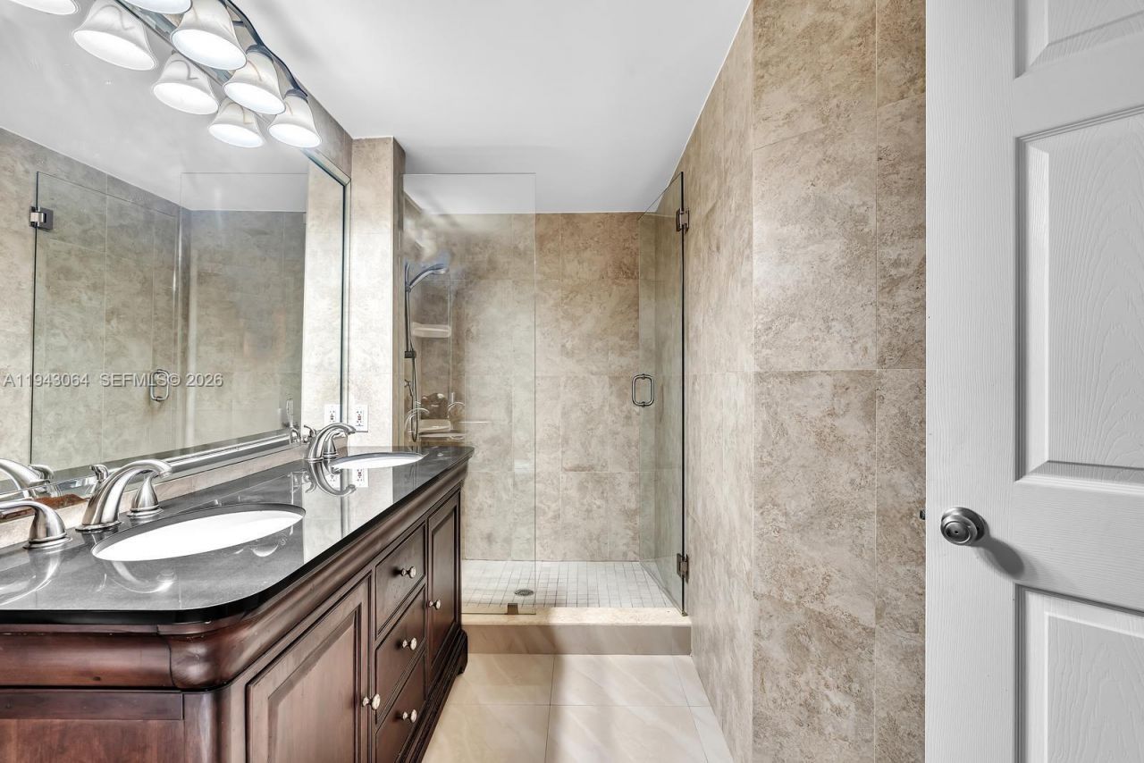 17100 N Bay Rd, Unit 1418, Sunny Isles Beach, FL 33160 Photo