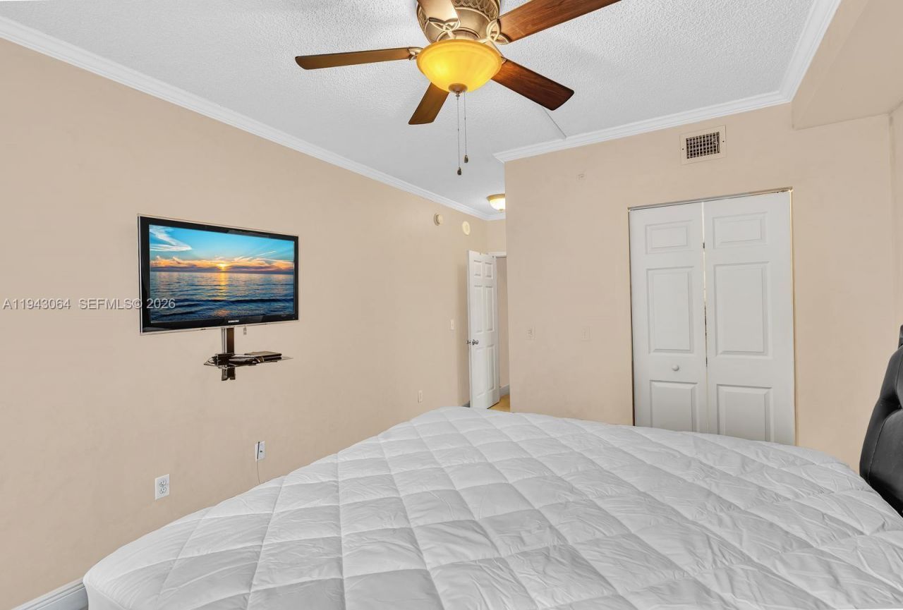 17100 N Bay Rd, Unit 1418, Sunny Isles Beach, FL 33160 Photo