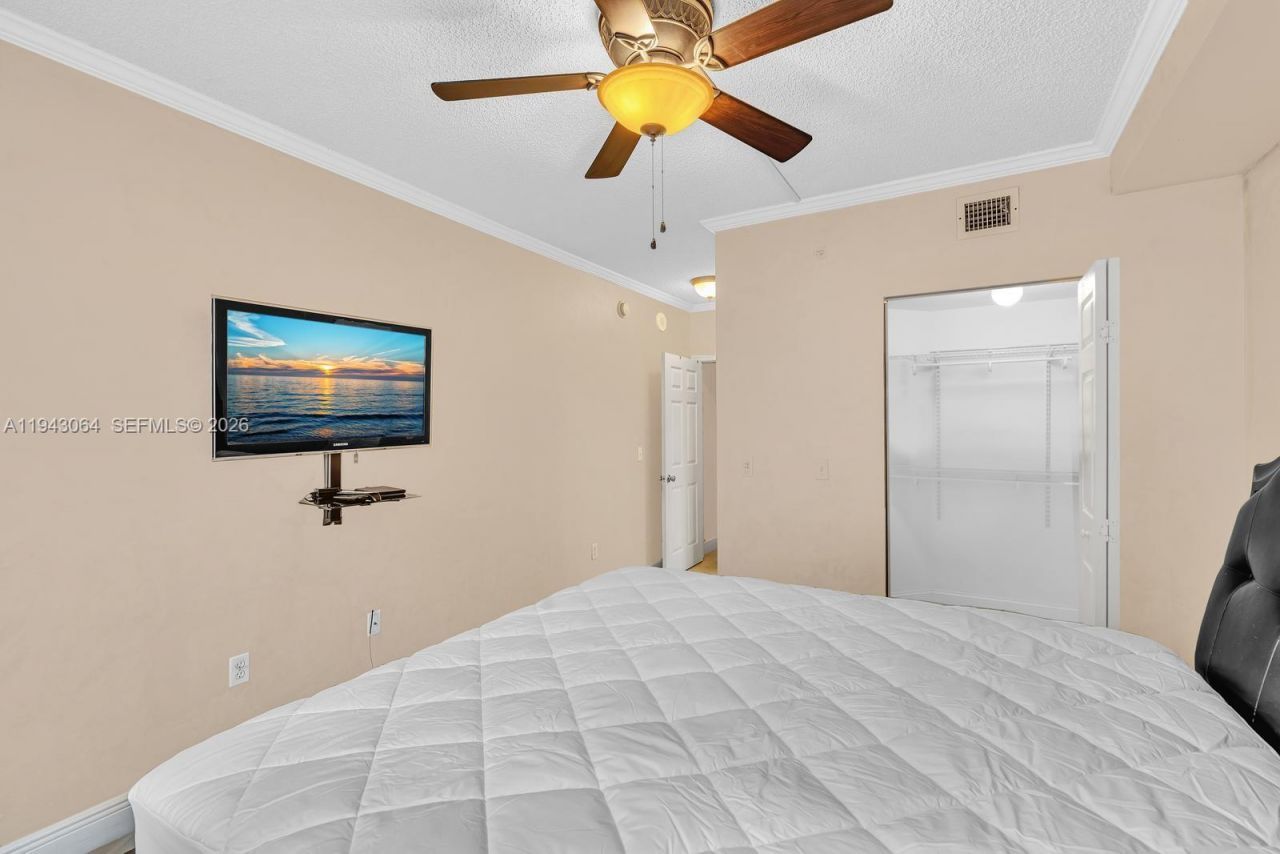 17100 N Bay Rd, Unit 1418, Sunny Isles Beach, FL 33160 Photo