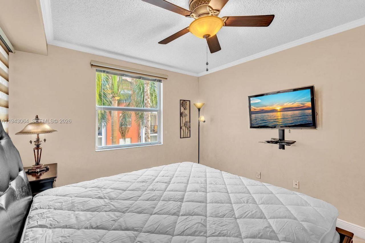 17100 N Bay Rd, Unit 1418, Sunny Isles Beach, FL 33160 Photo