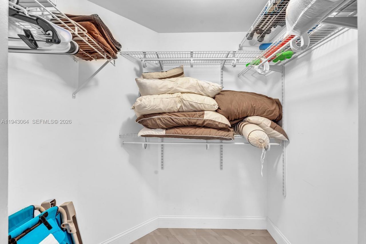 17100 N Bay Rd, Unit 1418, Sunny Isles Beach, FL 33160 Photo